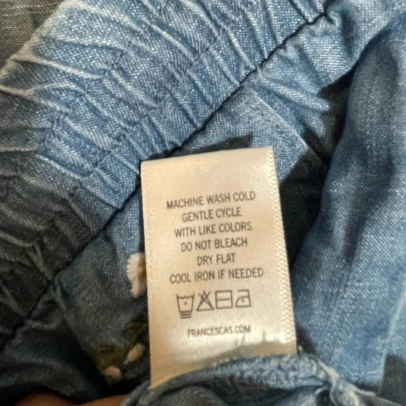 Francescas Blue Rain Shorts Floral Embroidered Pull On Elastic Waist Medium EUC - Picture 3 of 11